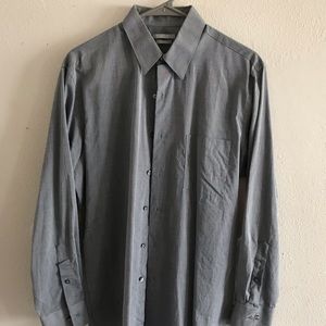 Long sleeve dress shirt.